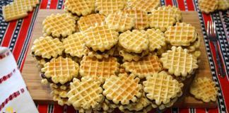 Faguri Pufoși cu Cremă de Cacao Faguri Pufoși cu Cremă de Cacao