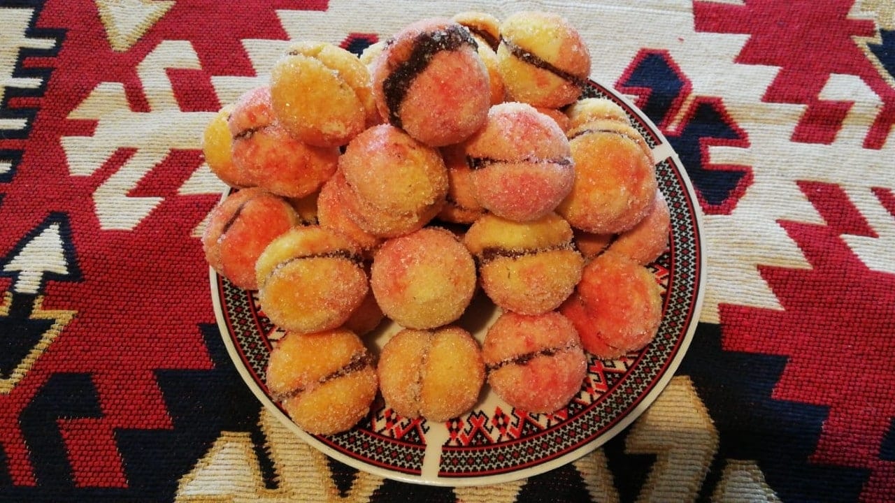 Piersici Umplute cu Cremă