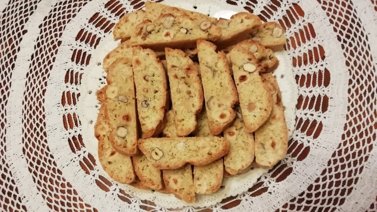 Biscuiți Crocanți cu Alune