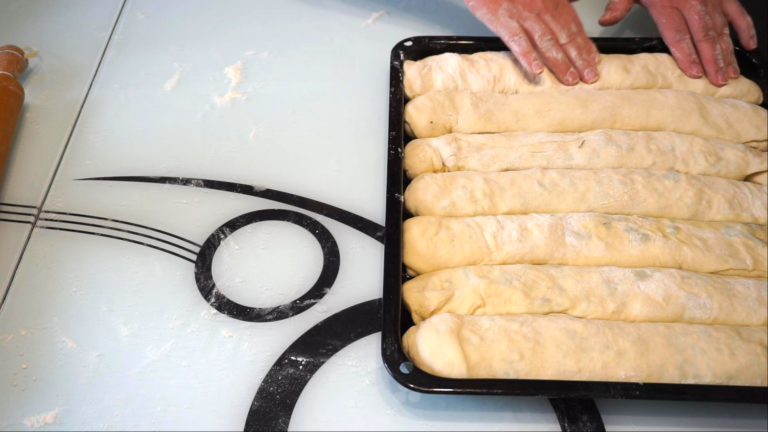 5 - Plăcintă cu Brânză, Ceapă Verde și Mărar (Cherdele) 5 - Plăcintă cu Brânză, Ceapă Verde și Mărar (Cherdele)