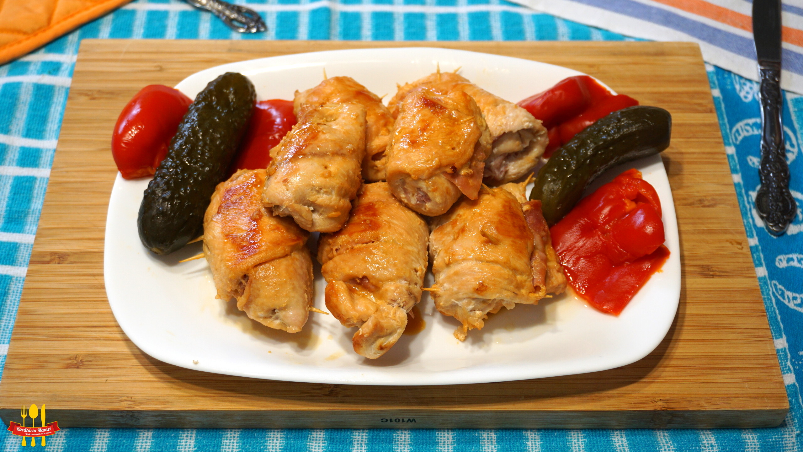 Rulouri din Piept de Pui cu Șuncă Presată și Parmezan