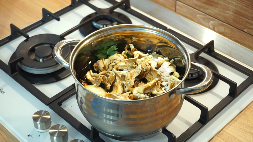 Pilaf cu Ciuperci Bucătăria Mamei