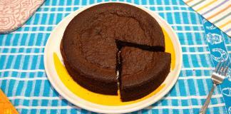 Prăjitură Negresă cu Cremă de Nucă de Cocos Prăjitură Negresă cu Cremă de Nucă de Cocos