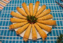 Rulouri cu Cremă de Vanilie Rulouri cu Cremă de Vanilie