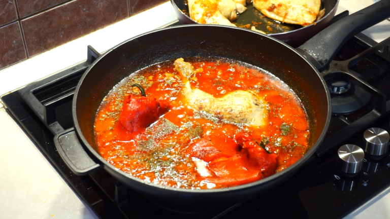 2 - Tocăniță de Ceapă cu Carne și Ardei 2 - Tocăniță de Ceapă cu Carne și Ardei